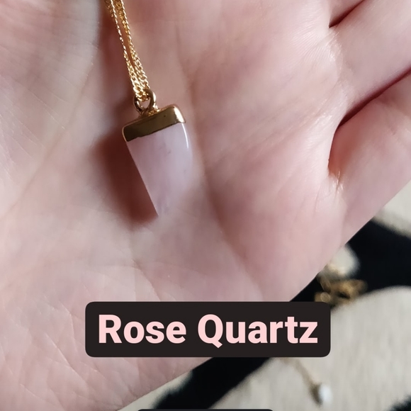 Natural 🔮🤍 crystal pendant 🤍🔮 gold chained necklaces - Picture 9 of 11